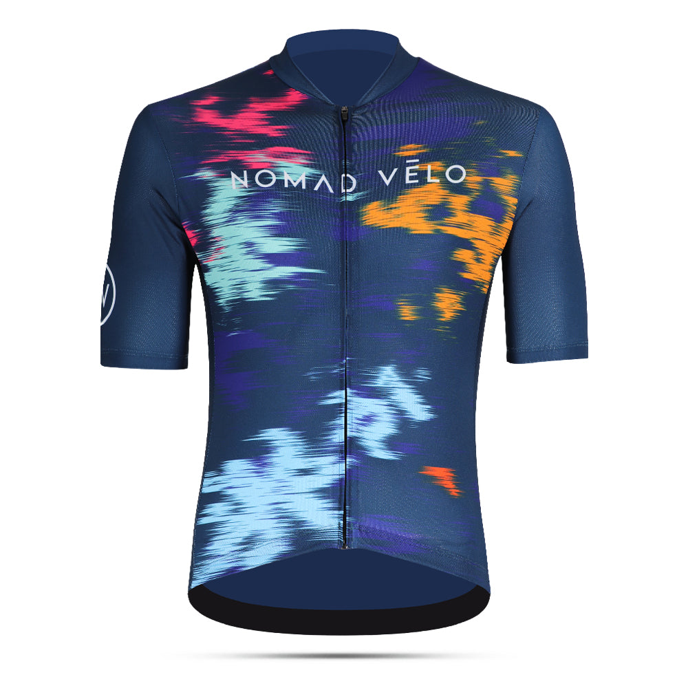 Maglia da ciclismo Blue Fest Deep Blue – Vestibilità aerodinamica audace per le condizioni calde | Nomad Vélo