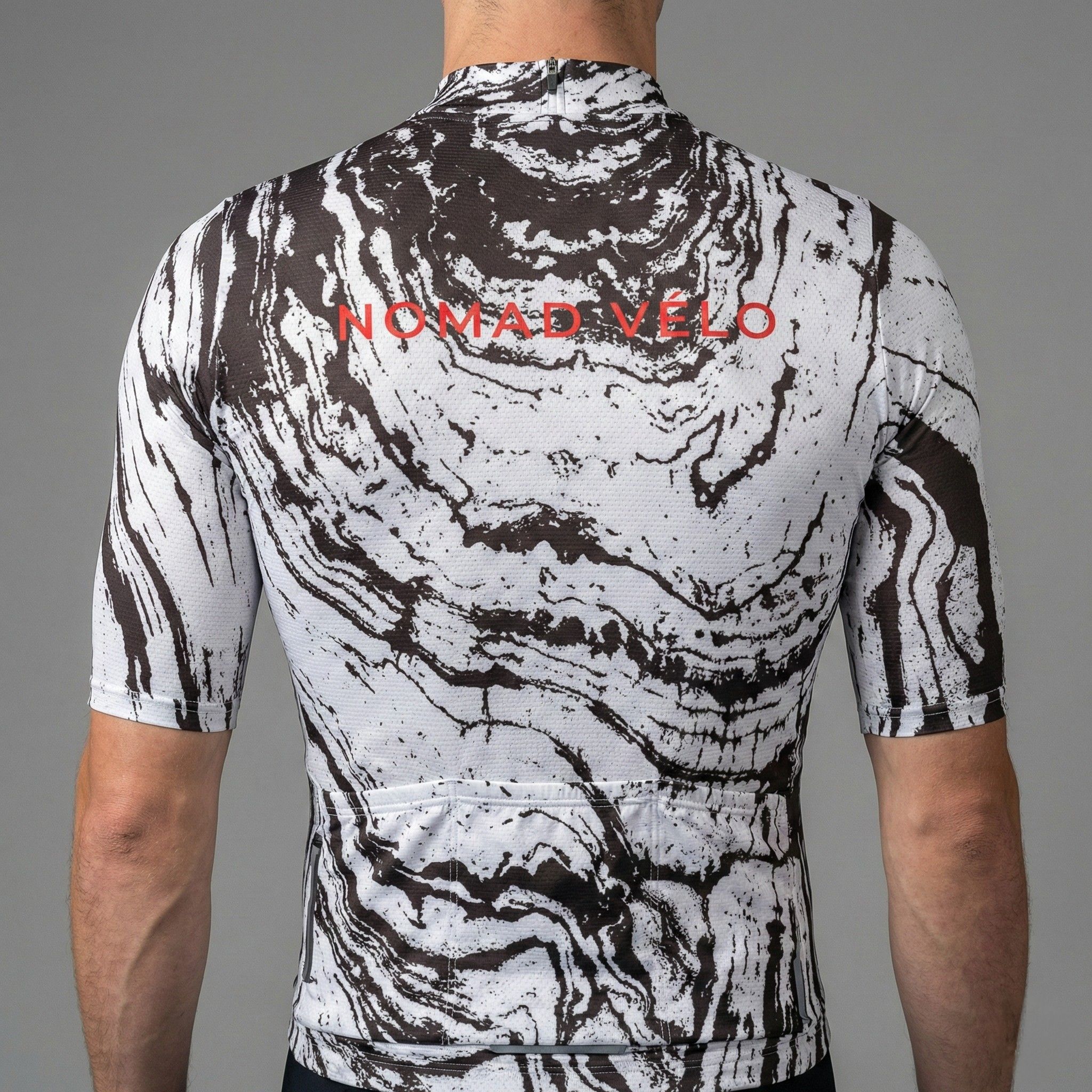 Maglia da ciclismo a maniche corte Strata – Vestibilità aerodinamica, nera, design elegante, estiva | Nomad Vélo