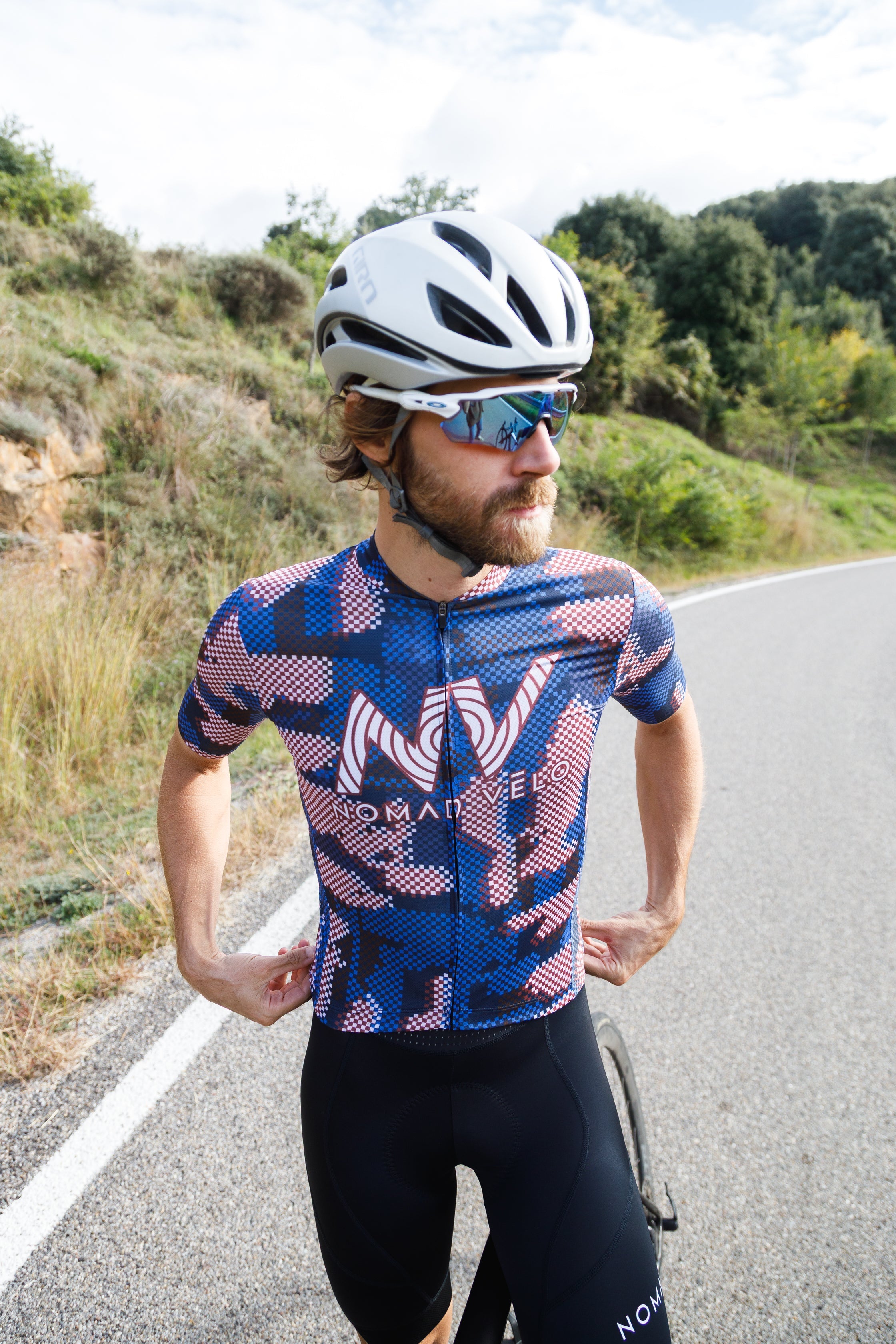 Maglia da ciclismo Blue Pro – Manica corta, vestibilità slim, fantasia aerodinamica Techwave | Nomad Vélo