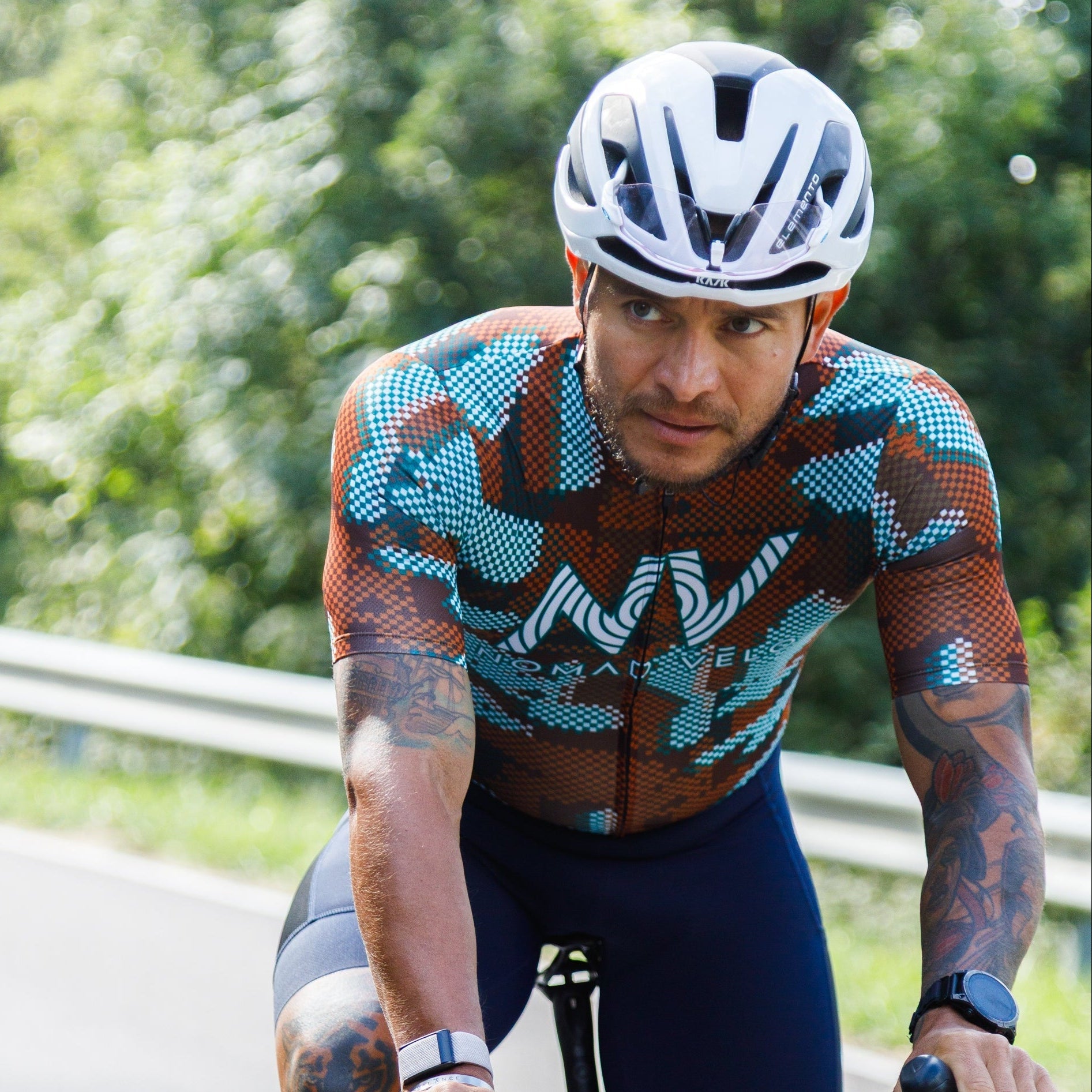 Maglia da ciclismo Pro rossa a maniche corte, vestibilità slim, modello Techwave Aero | Nomad Vélo