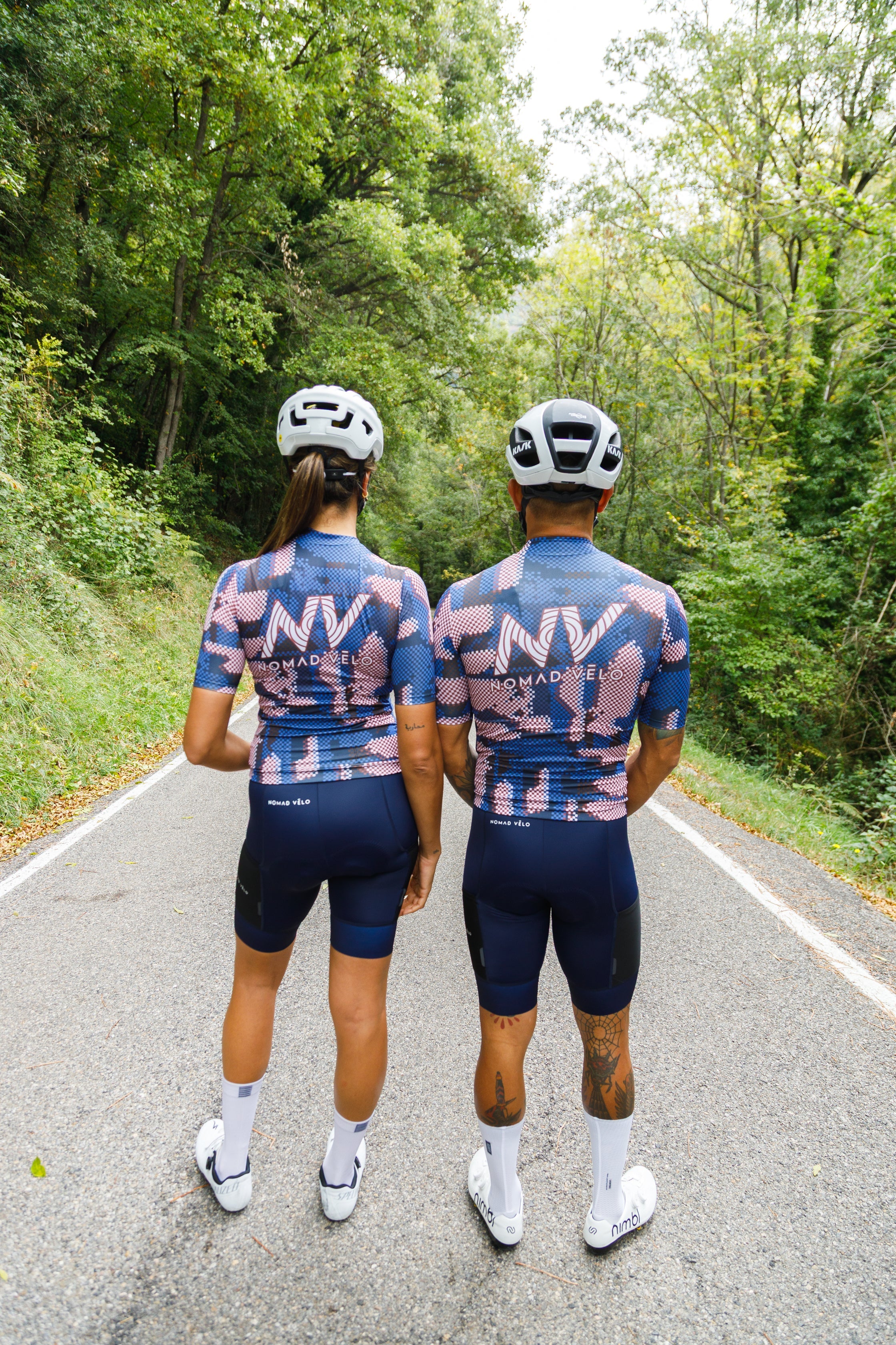 Maglia da ciclismo Blue Pro – Manica corta, vestibilità slim, fantasia aerodinamica Techwave | Nomad Vélo