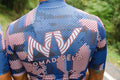 Maglia da ciclismo Blue Pro – Manica corta, vestibilità slim, fantasia aerodinamica Techwave | Nomad Vélo