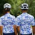 Maglia da ciclismo blu aerodinamica – Maniche corte, vestibilità da gara, motivo geometrico, ideale per pedalate veloci | Nomad Vélo