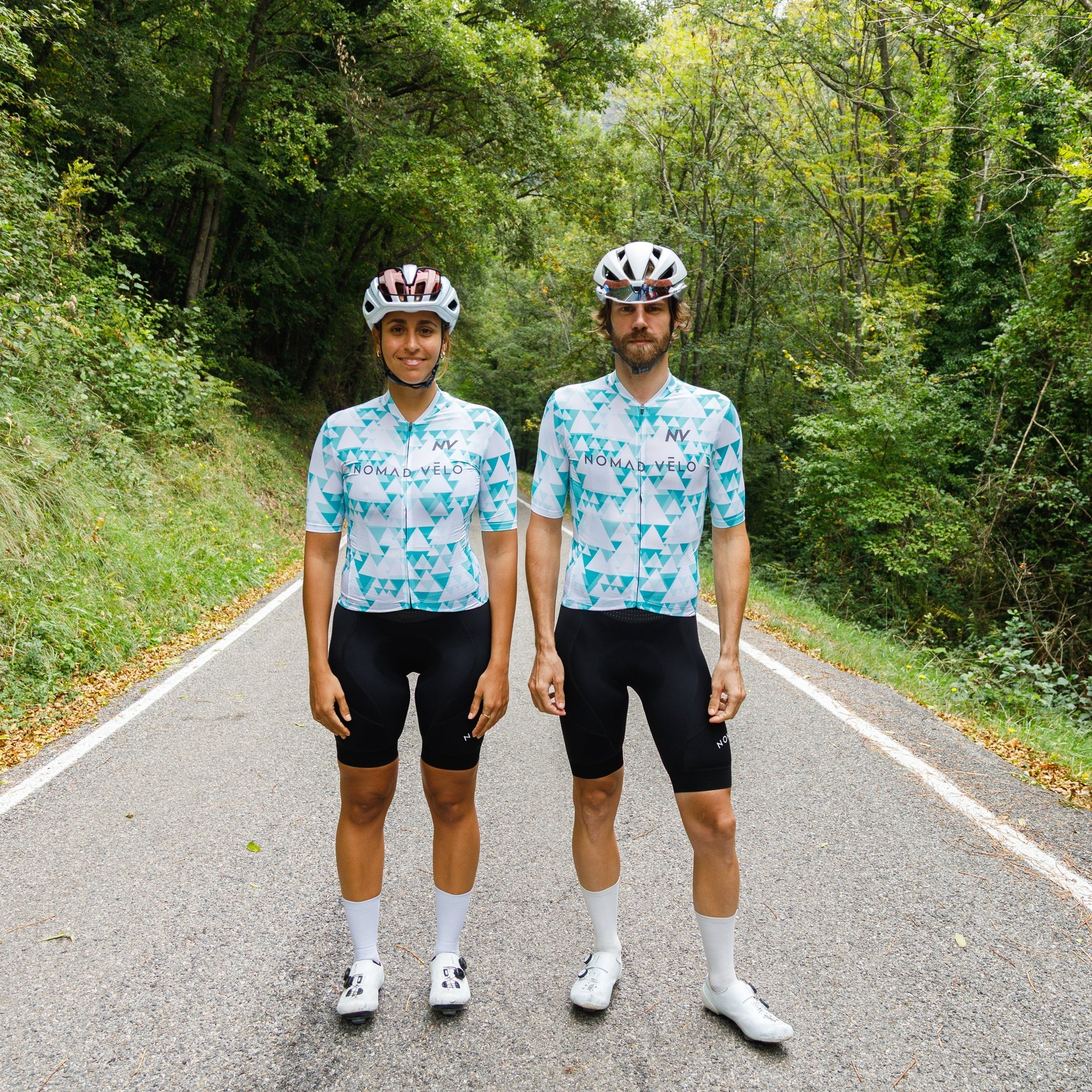 Maglia da ciclismo verde aerodinamica – Maniche corte, vestibilità da gara, motivo geometrico, ideale per pedalate veloci | Nomad Vélo
