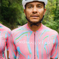 Maglia da ciclismo Pink Pro – Manica corta, vestibilità slim, fantasia Neon Ember | Nomad Vélo