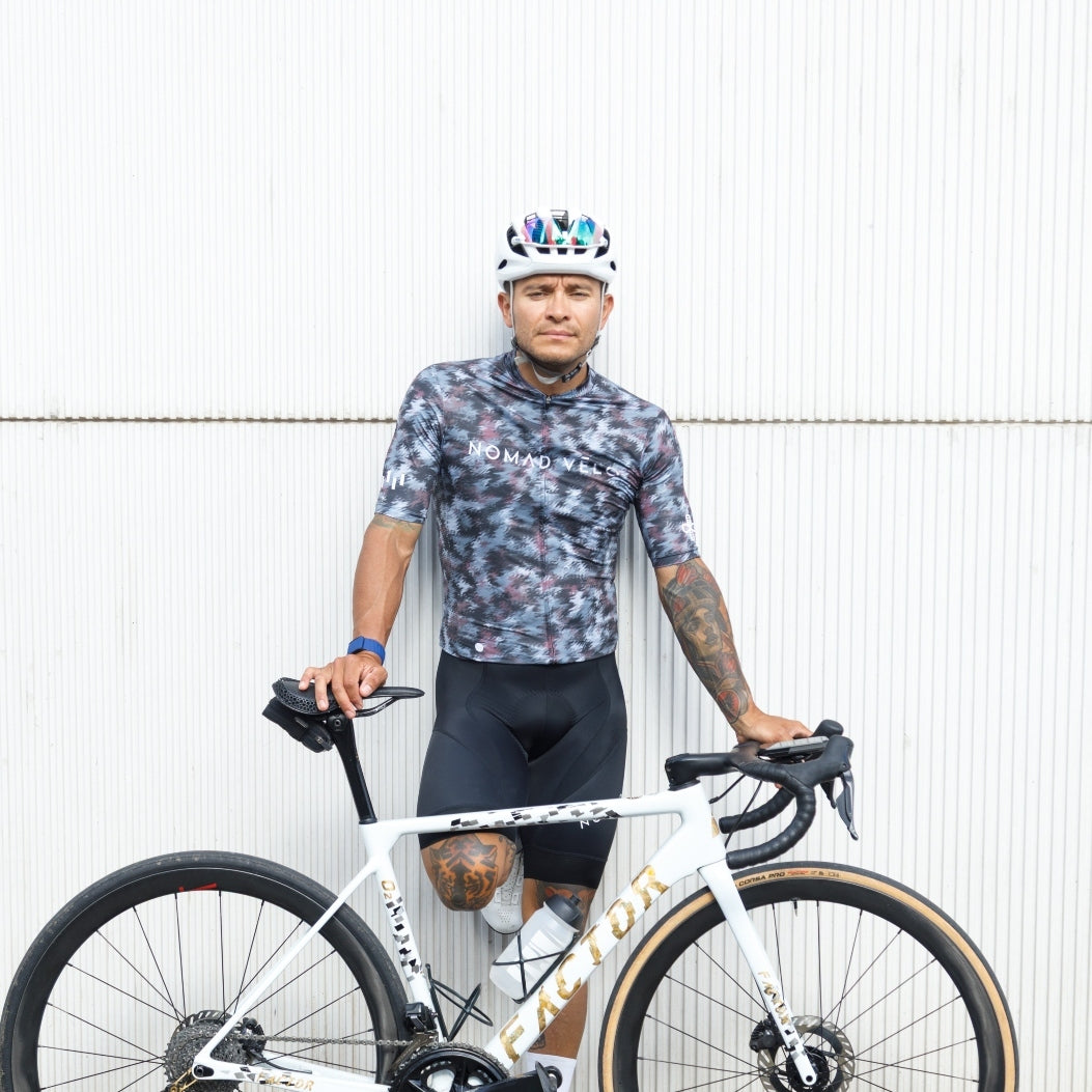 Maglia da ciclismo Distortion – Manica corta, vestibilità aerodinamica, stampa ottica, design ad impatto | Nomad Vélo