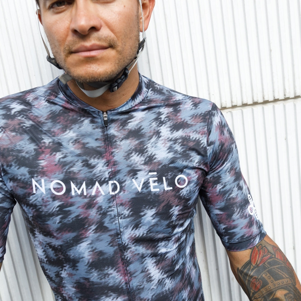 Maglia da ciclismo Distortion – Manica corta, vestibilità aerodinamica, stampa ottica, design ad impatto | Nomad Vélo
