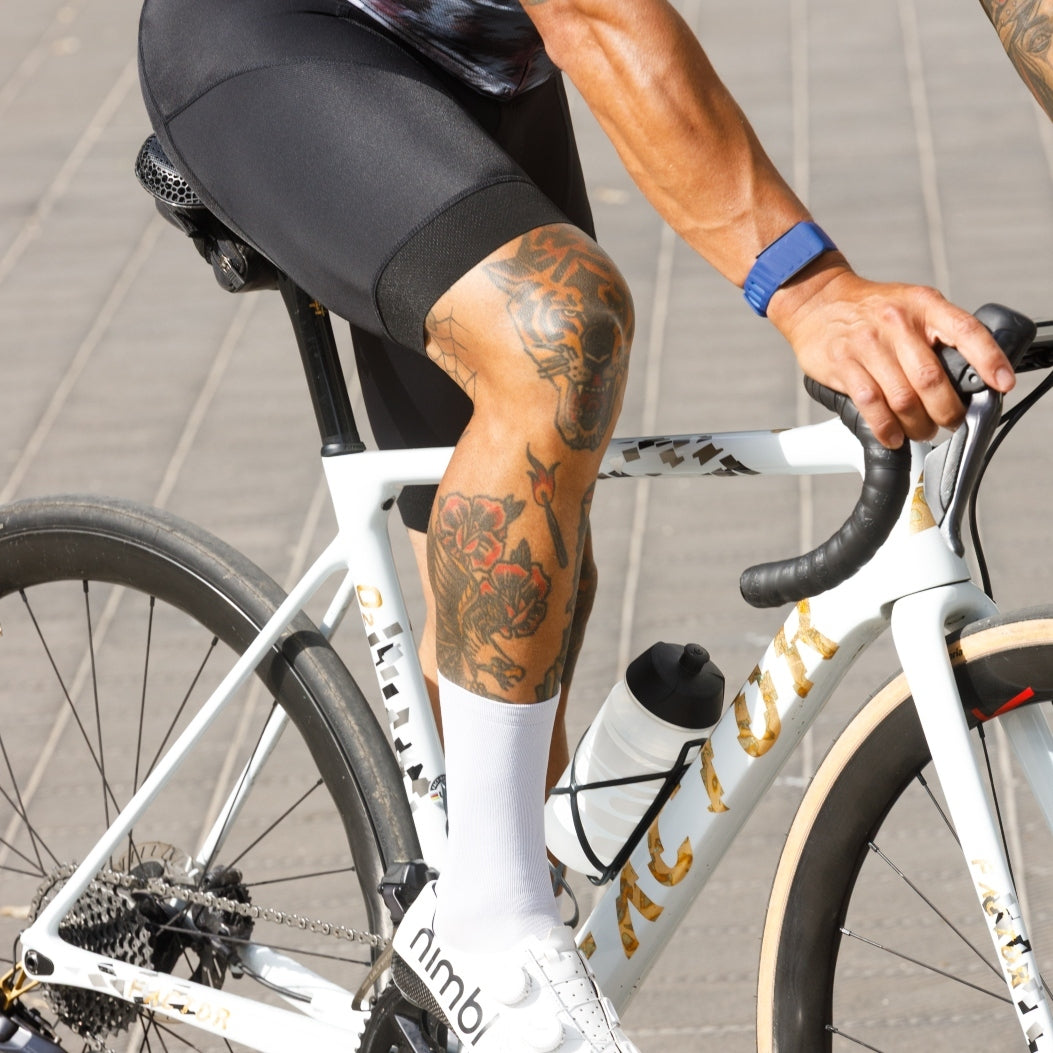 Pantaloncini da ciclismo neri con bretelle – Fondello imbottito per comfort e prestazioni ottimali tutto il giorno | Nomad Vélo