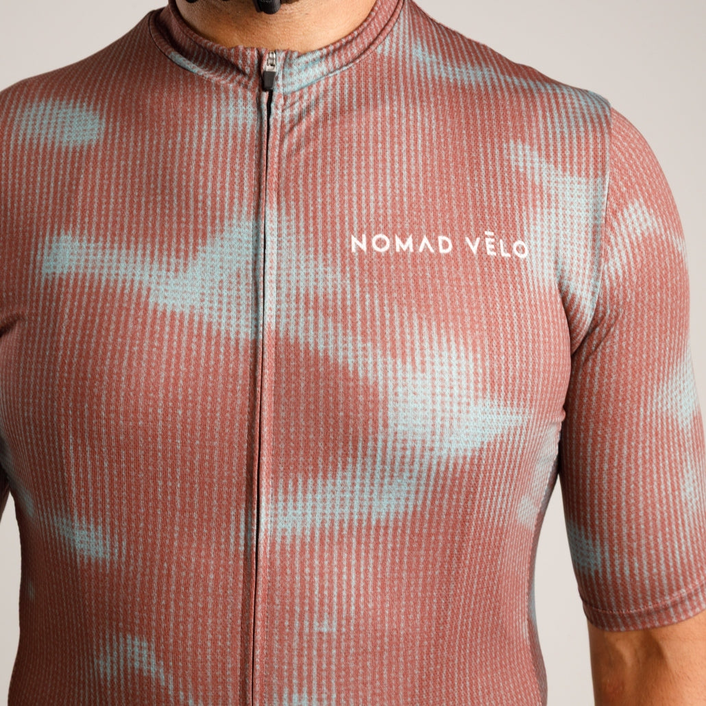 Maglia da ciclismo Vulcano – Maniche corte, vestibilità da gara, design ispirato alla lava | Nomad Vélo