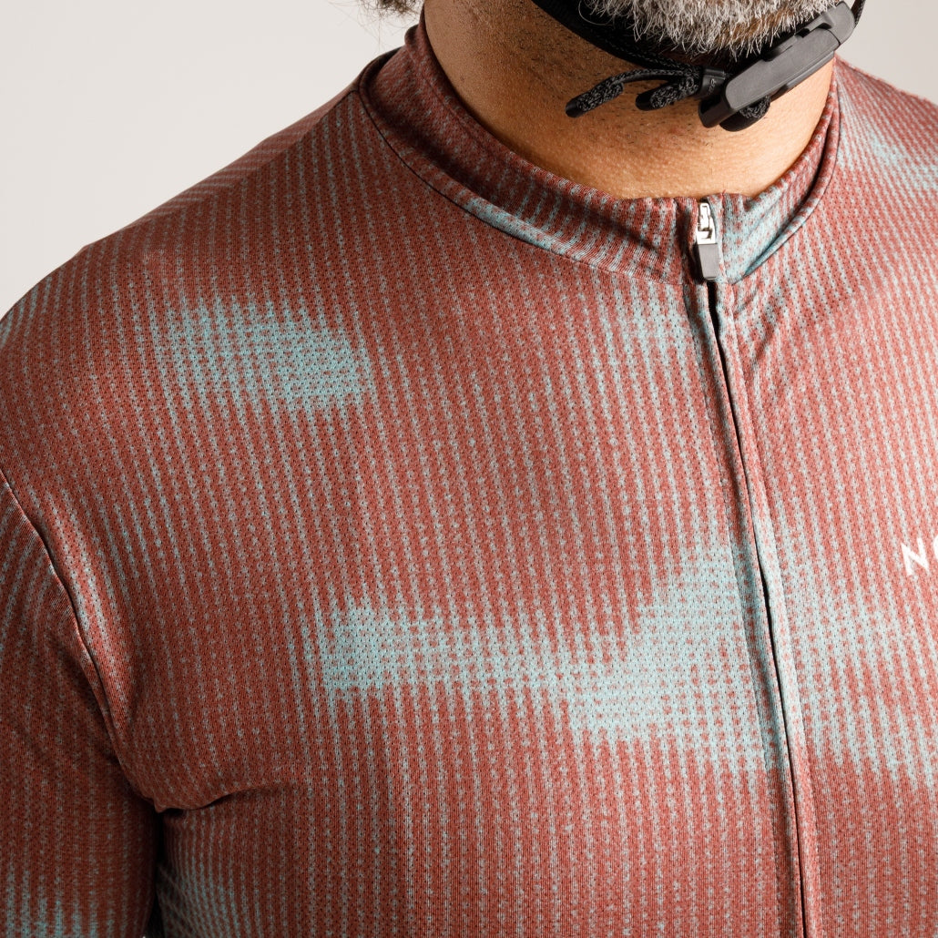 Maglia da ciclismo Vulcano – Maniche corte, vestibilità da gara, design ispirato alla lava | Nomad Vélo