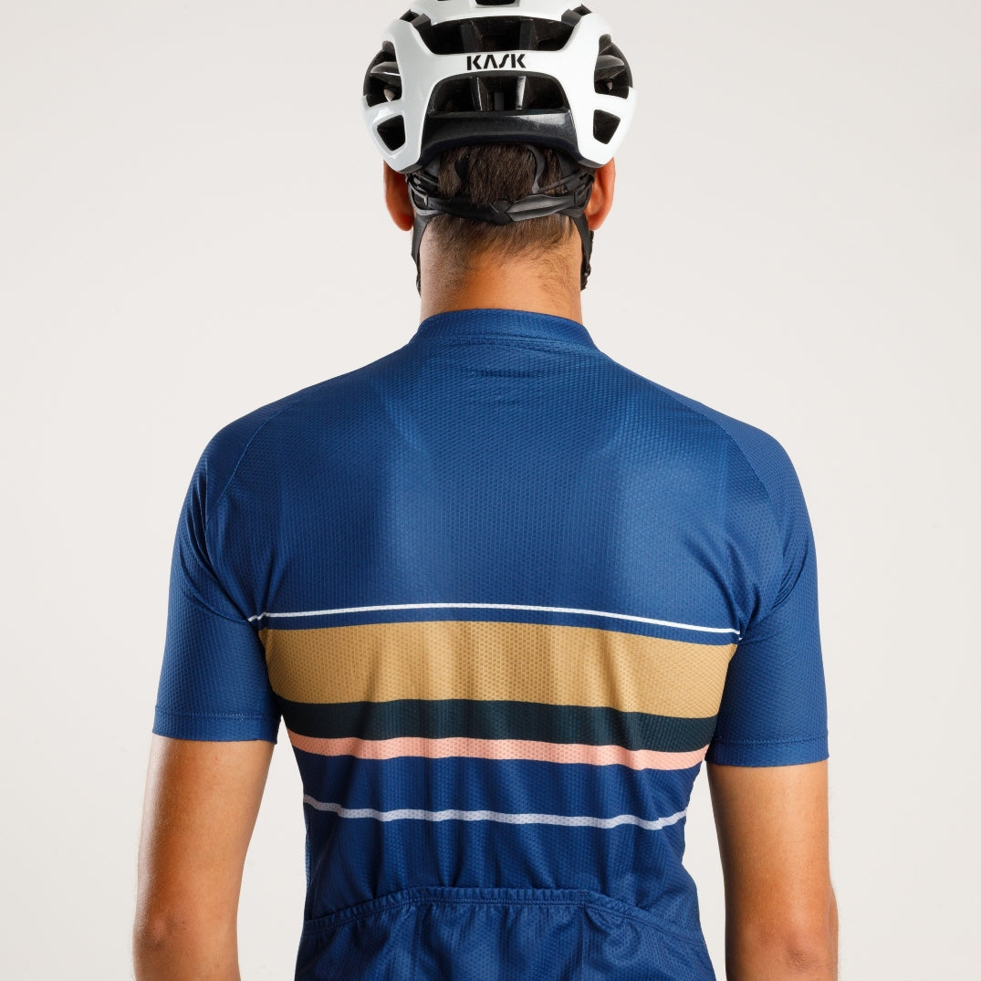 Maglia da ciclismo classica blu a maniche corte, aerodinamica, dal design intramontabile e dalle prestazioni elevate | Nomad Vélo