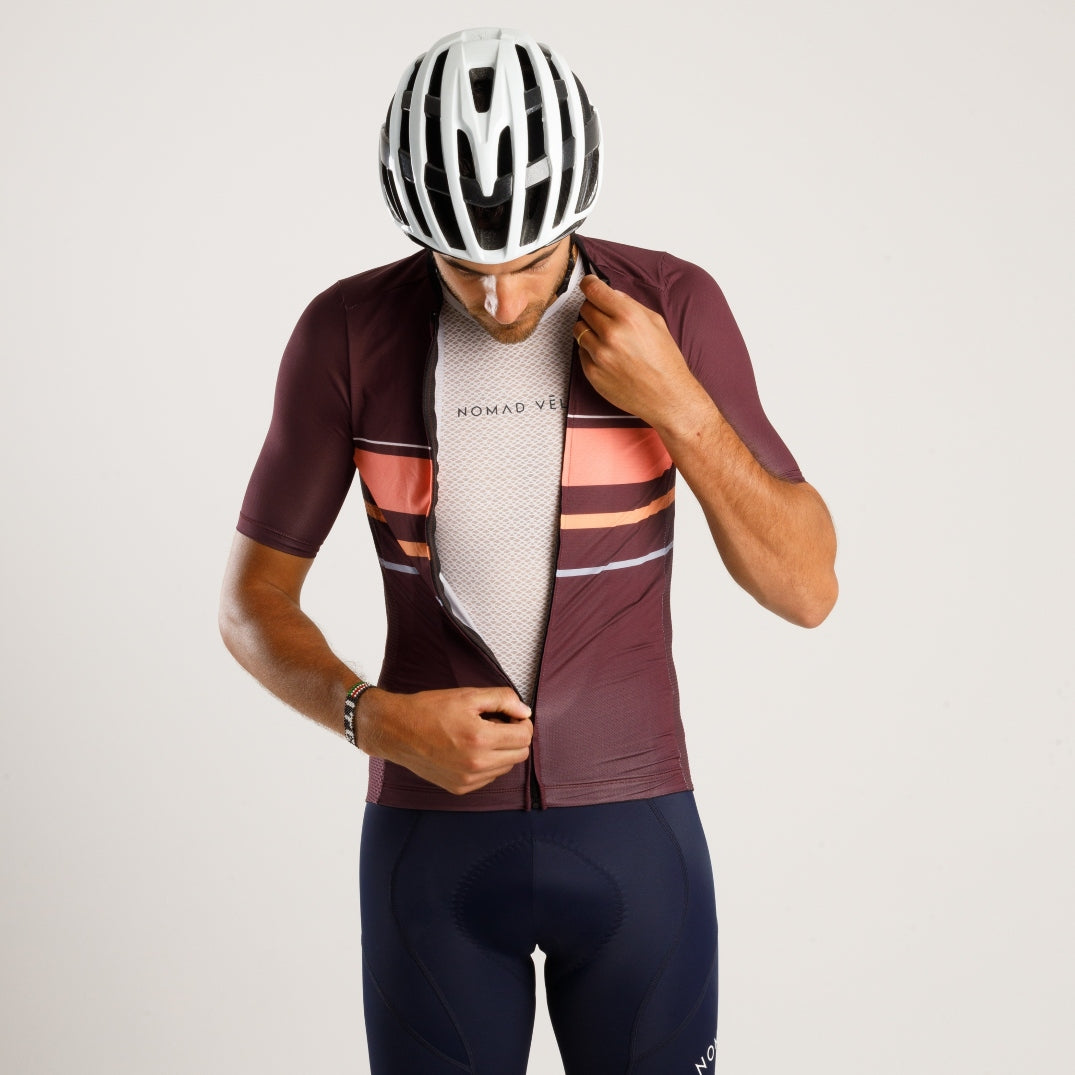 Maglia da ciclismo classica bordeaux – Manica corta, aerodinamica, comoda, per lunghe pedalate e resistenza | Nomad Vélo
