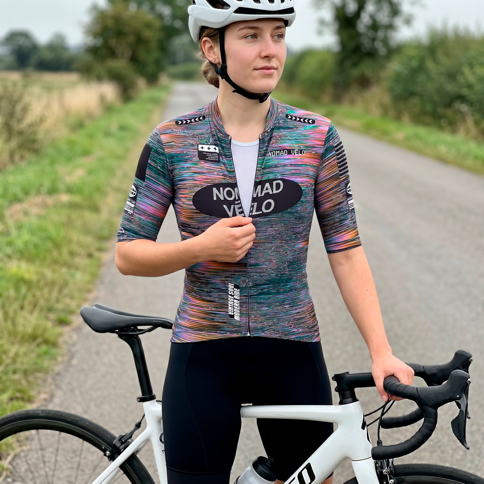 Maglia da ciclismo Prism Black a maniche corte, vestibilità da gara.